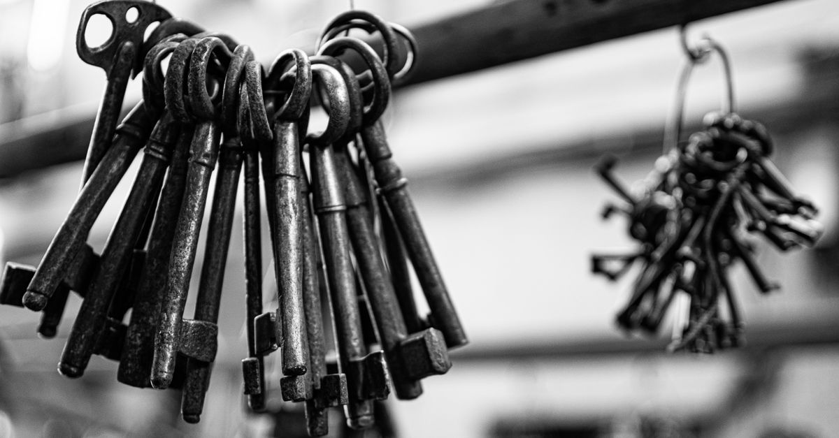 Securing Your Business 24/7: Where Commercial Needs Differ From Residential — Lake Locksmiths